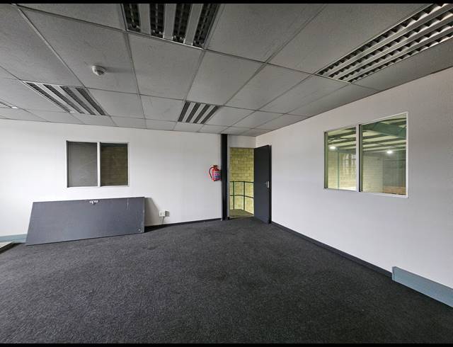 332M² WAREHOUSE TO LET IN LINBRO PARK